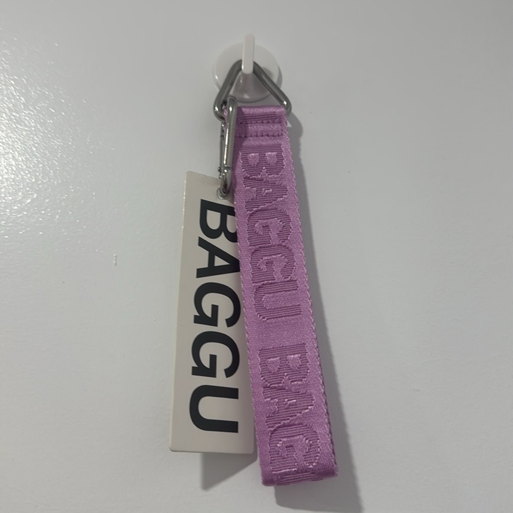 BAGGU Bright Pink Keychain - Picture 3 of 3